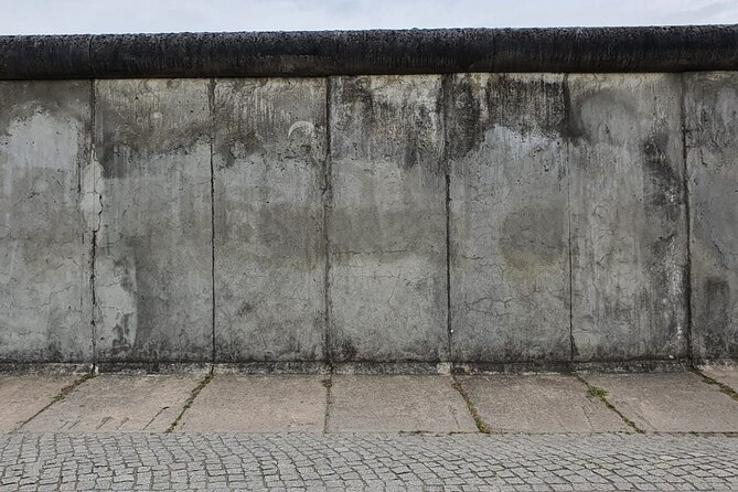 Berlin Wall: A City Divided - Private Live Virtual Experience - Accessibility and Participation