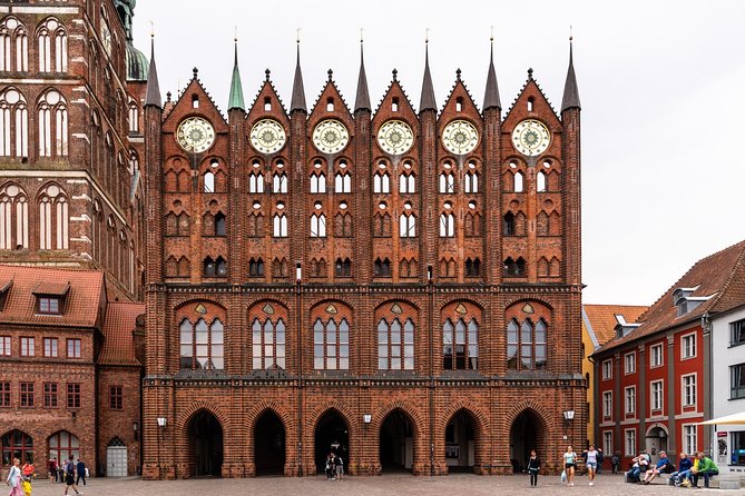 Stralsund: Old Town Highlights Walking Tour With St. Marienkirche - Tourismuszentrale Der Hansestadt Stralsund: Cultural Heritage