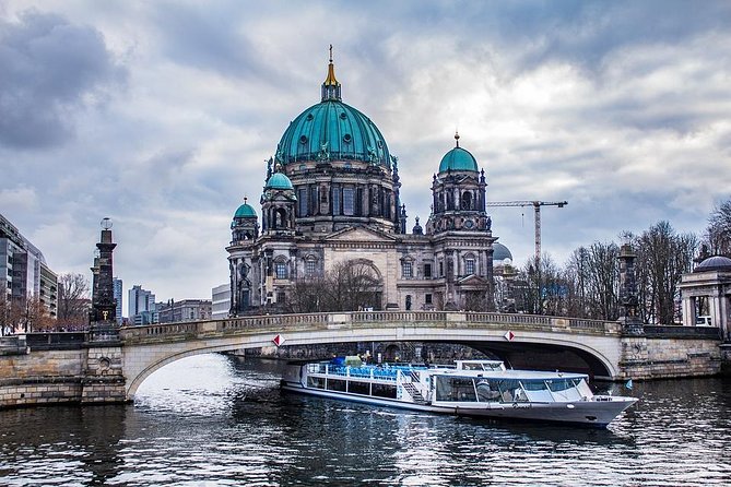 Private 5-hour Walking Tour of Berlins Greatest Stories