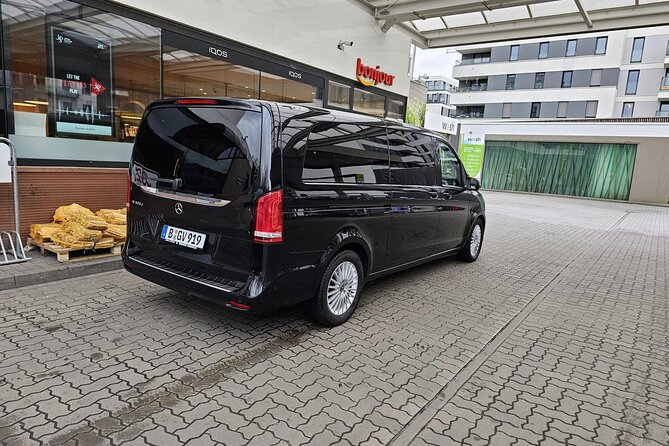 Private Transfer From Berlin Hotels to Berlin Airport