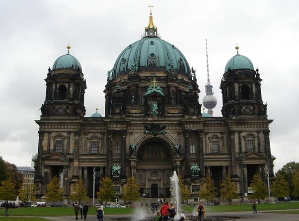 Half Day Walking Tour in Berlin - Just The Basics